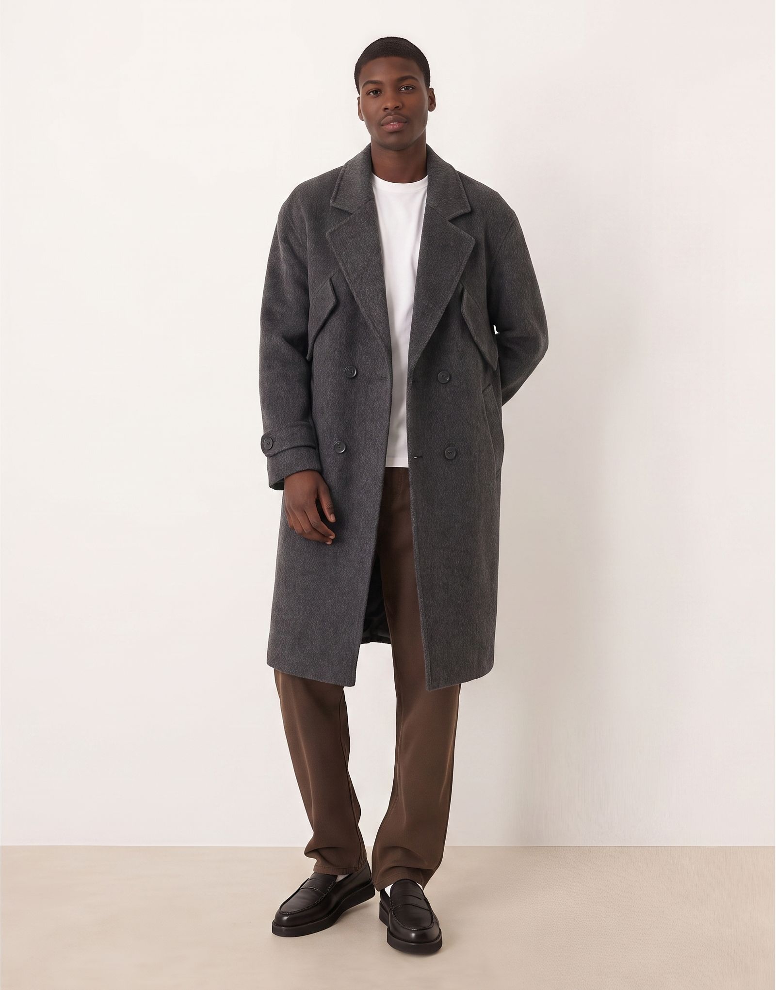 Snappyit result for the men's gray long coat