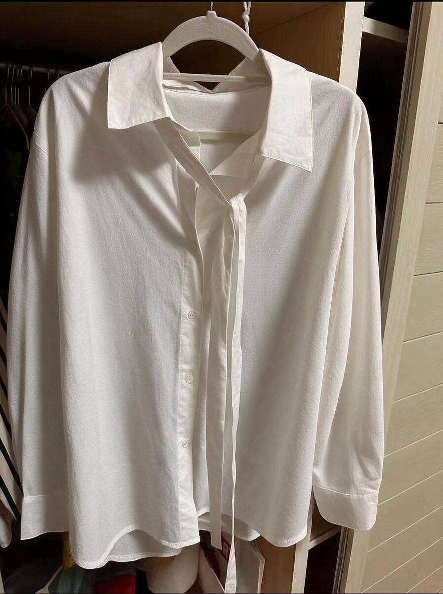 Same white shirt after Natural wrinkle removal