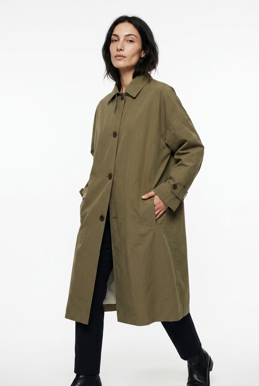 TheNewBlack model result in a walking three-quarter composition