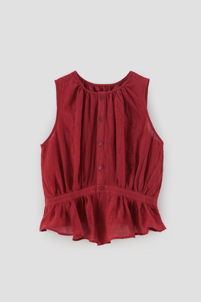 Red top under reference lighting