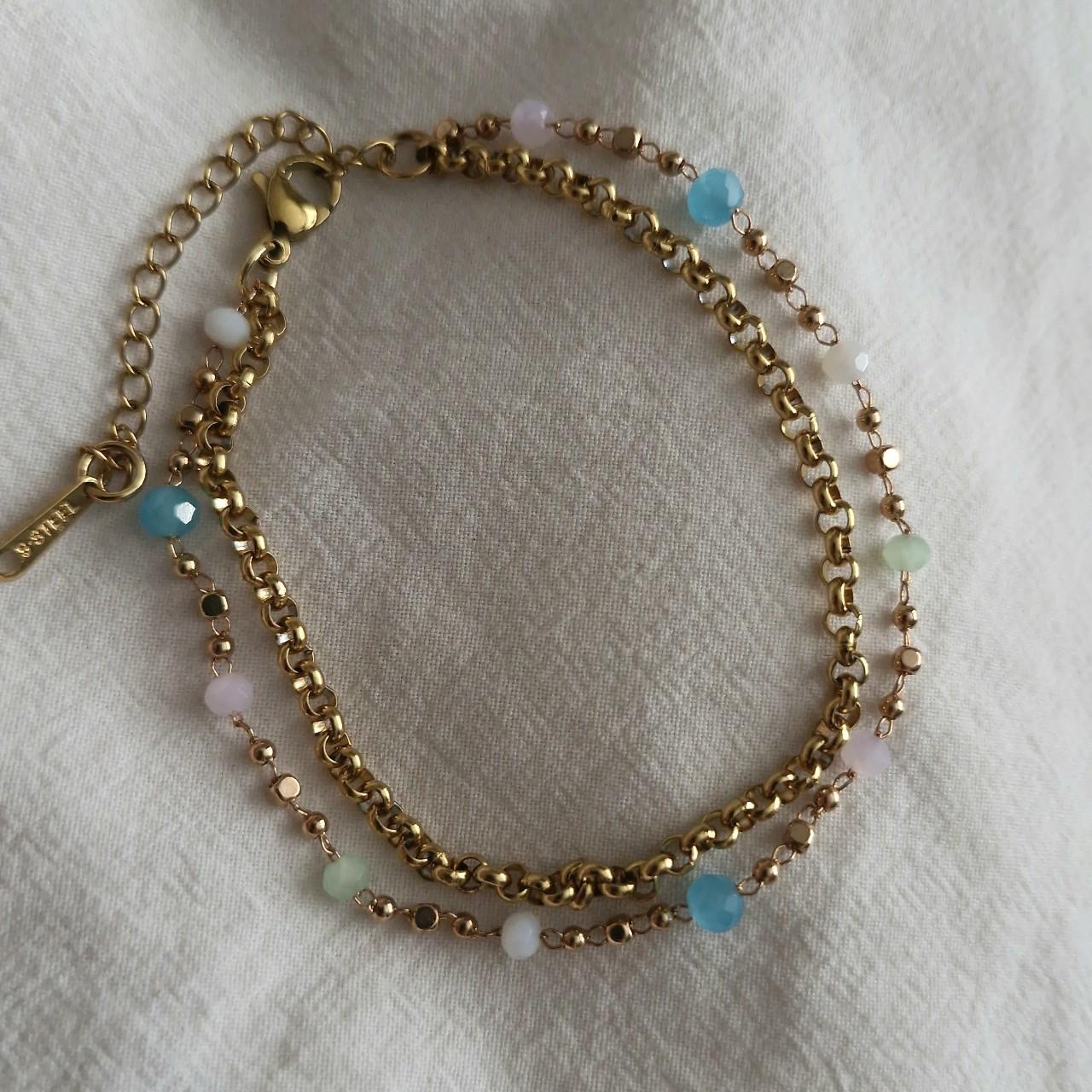 Jewelry product photo before Snappyit Jewelry Retouch — raw studio capture with dust, reflections, and color cast