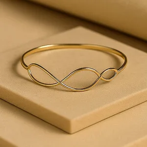 Try Snappyit to generate jewelry try-on photos