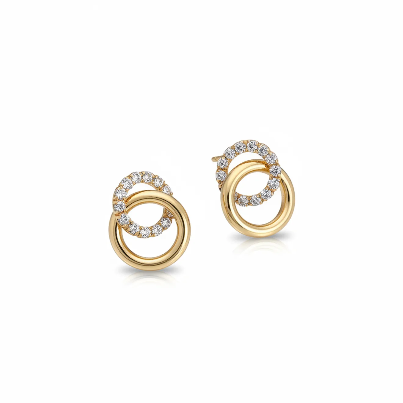 Snappyit generated jewelry retouching photo of a earrings for ecommerce