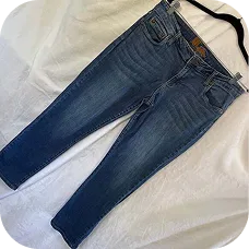 AI flat lay generator for fashion garments with clean, professional visuals