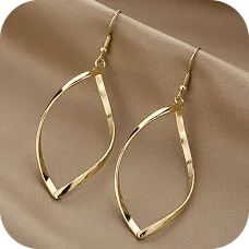 AI product photo generator producing high-detail jewelry product images